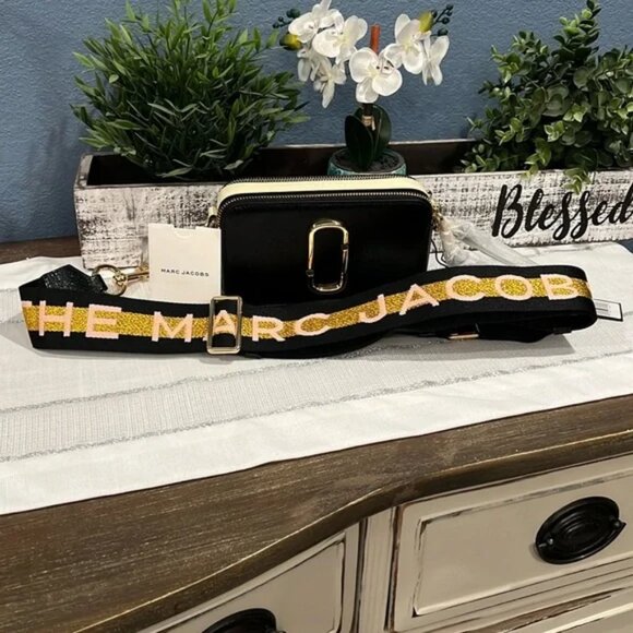 NEW Marc Jacobs the SNAPSHOT Crossbody Bag Black